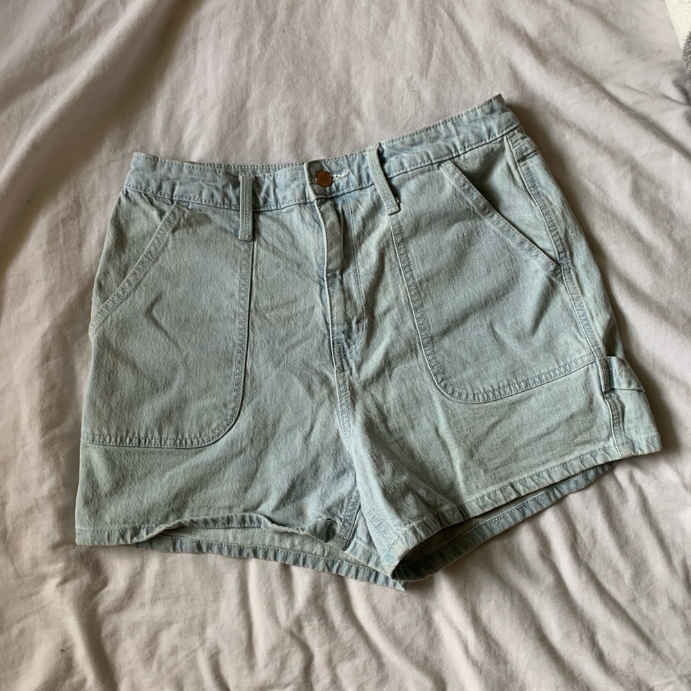 universal thread high-rise light wash blue denim cargo shorts